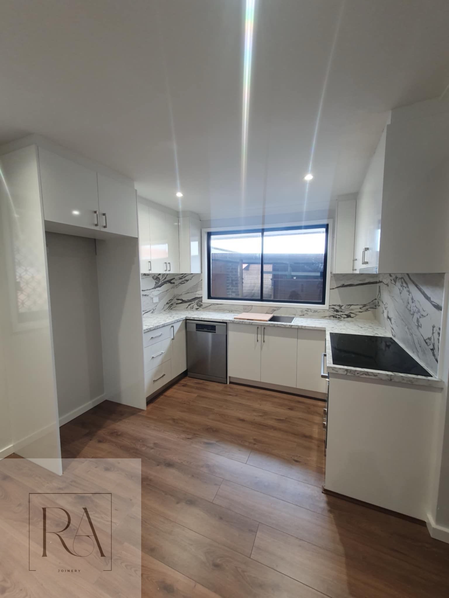 Kitchen Commission 6